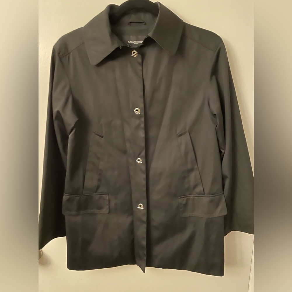 Jones New York light weight water resistant jacket